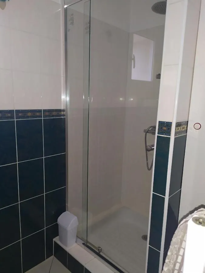 Appartement Chez Fabienne T1 à Le Breuil-sur-Couze 0*,  France