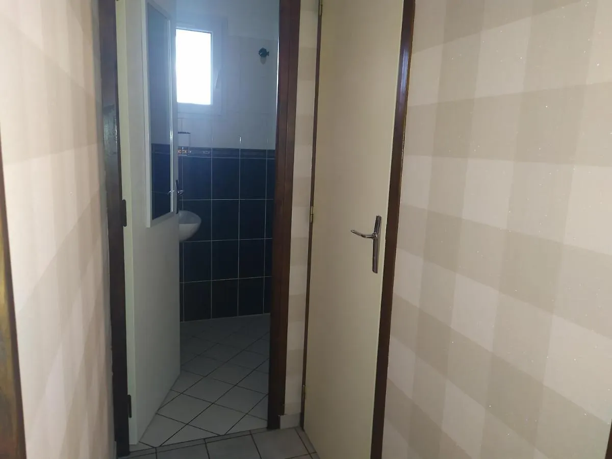 Appartement Chez Fabienne T1 à Le Breuil-sur-Couze